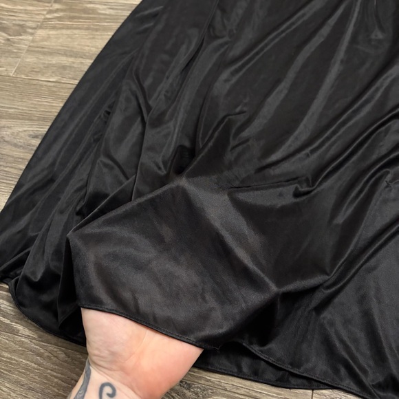 182 Vintage 80s Venice Fashion Silky Embroidered Slip (Black) Size XL - Picture 4 of 6